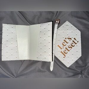 The Jet Set Diaries White and Gold Travel Set